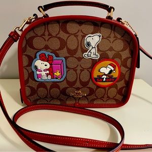 Like new Coach X Peanuts Lunch pail purse